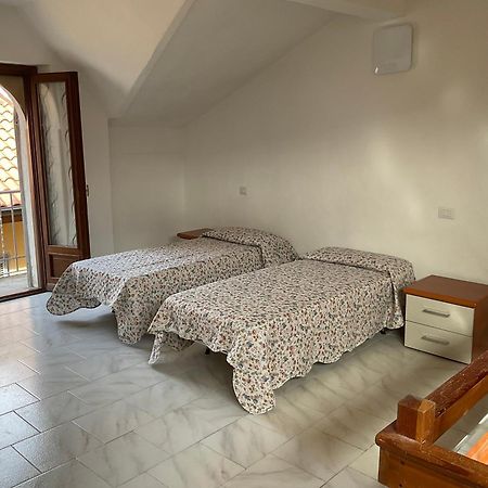 Casa Vacanze Scent Of Roses Verbania Exterior foto